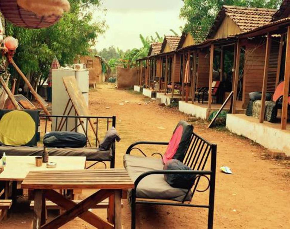 Wonderland Hostel Анжуна Экстерьер фото