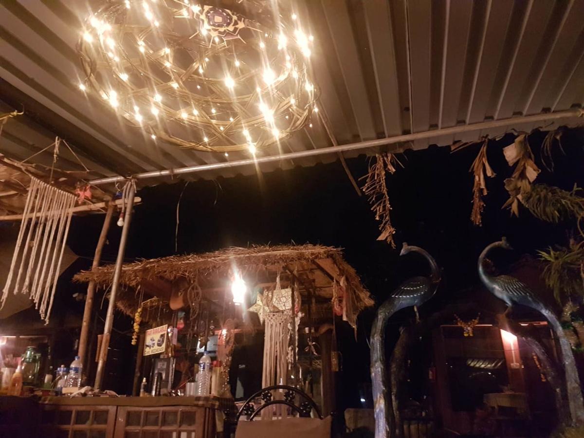 Wonderland Hostel Анжуна Экстерьер фото